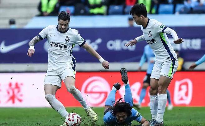 风云突变武汉三镇清晨伤情更新；欧冠版图或变；态度坚定；赛程密集仍需轮换的简单介绍